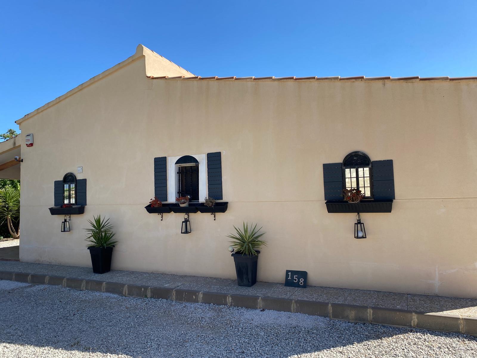  Chalet con parcela, chimenea y jardín en Manzanete, Pliego