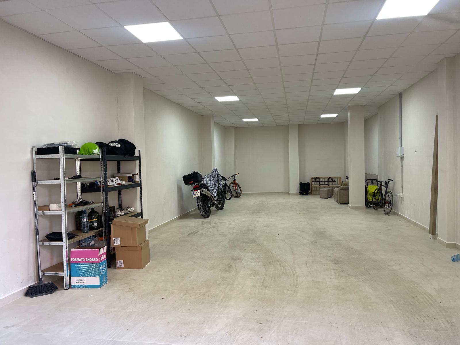 Bajo de 93 m² en Zona Céntrica de Mula – Ideal para Negocio, Almacén o Garaje