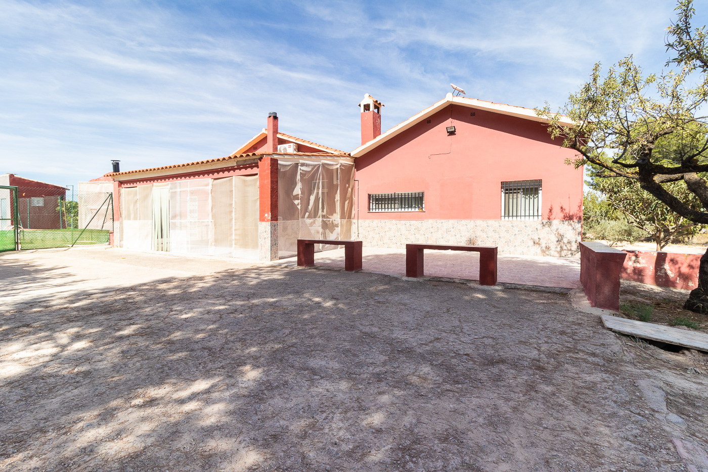 Chalet rústico con piscina y almendros en La Copa (Bullas, Murcia)