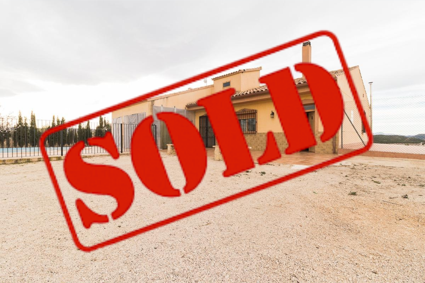 Chalet con piscina ( Bullas )