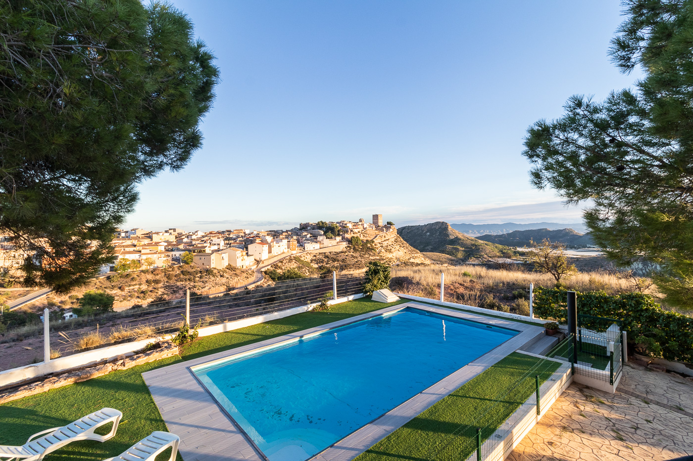 Chalet Independiente con Piscina y Vistas Panorámicas en Aledo (Murcia)