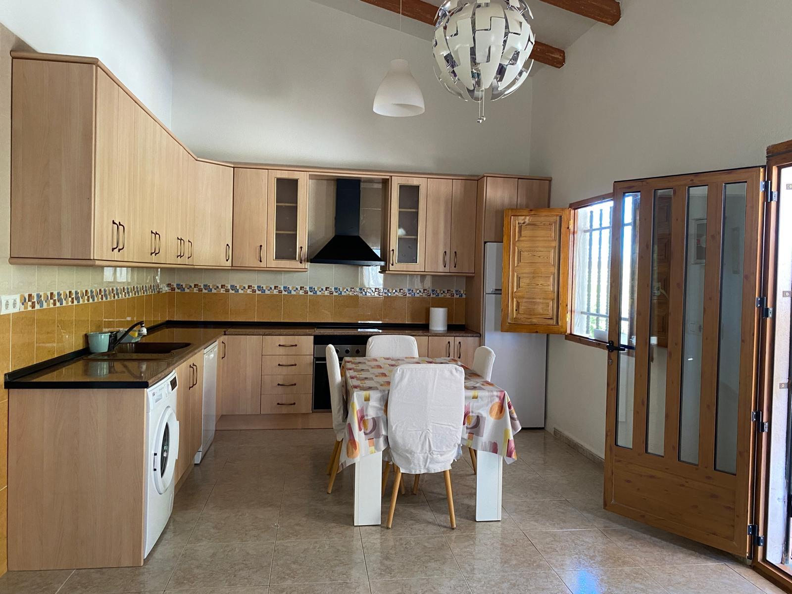  Chalet con parcela, chimenea y jardín en Manzanete, Pliego