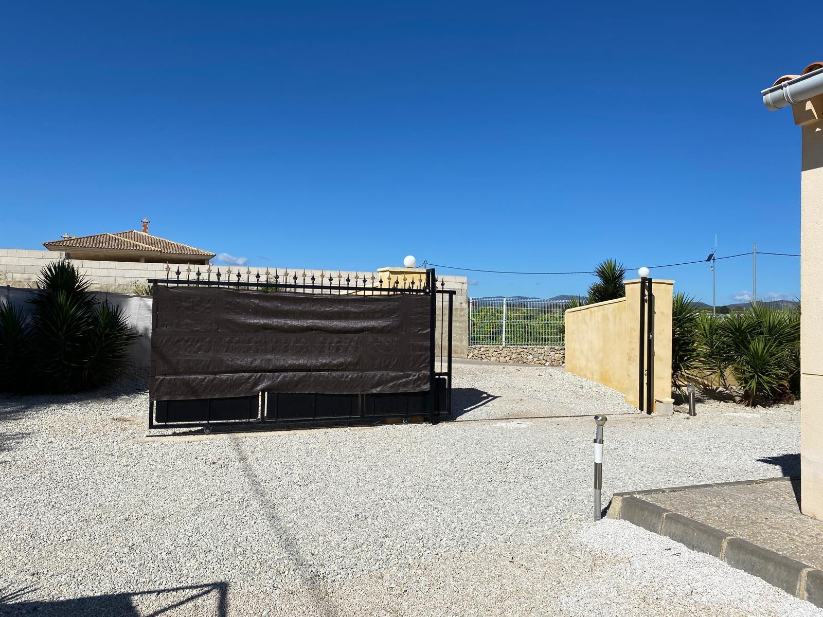  Chalet con parcela, chimenea y jardín en Manzanete, Pliego