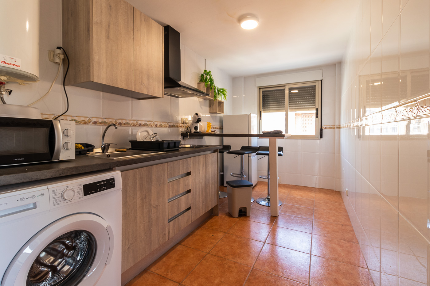 EDIFICIO COMPLETO REHABILITADO CON 4 VIVIENDAS Y LOCAL EN EL CENTRO DE CALASPARRA
