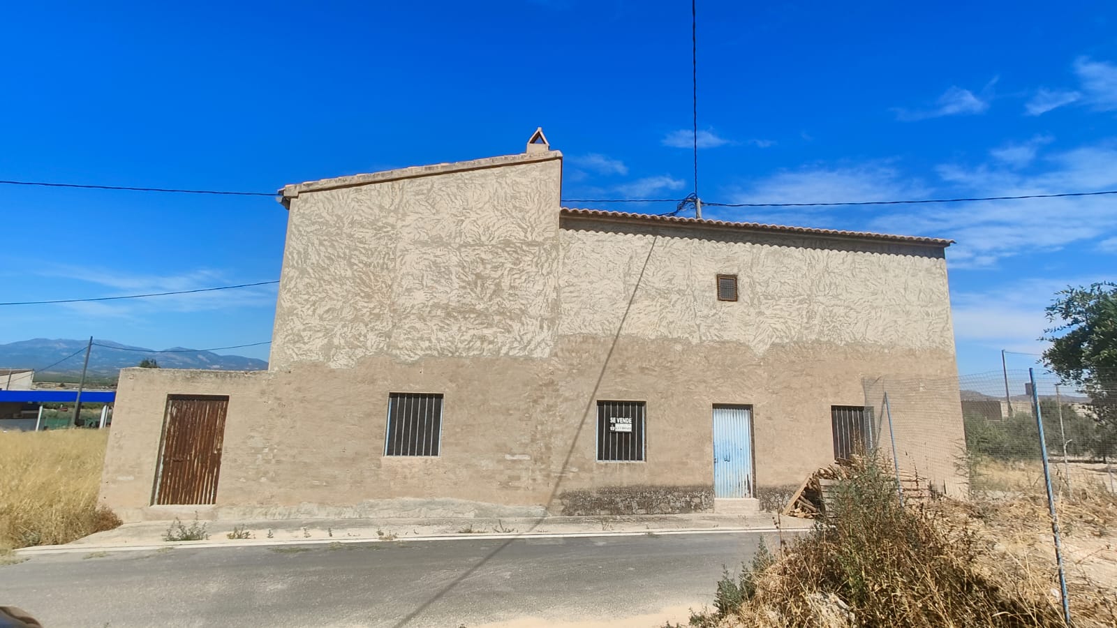 Casa por Terminar con Parcela de 893 m² en Pliego – Proyecto con Potencial Rural