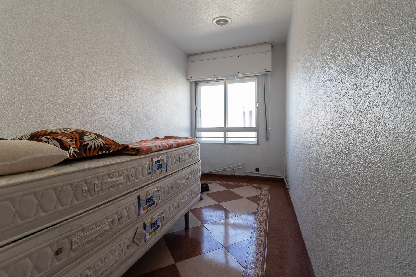 AMPLIO PISO DE 4 DORMITORIOS EN CALASPARRA