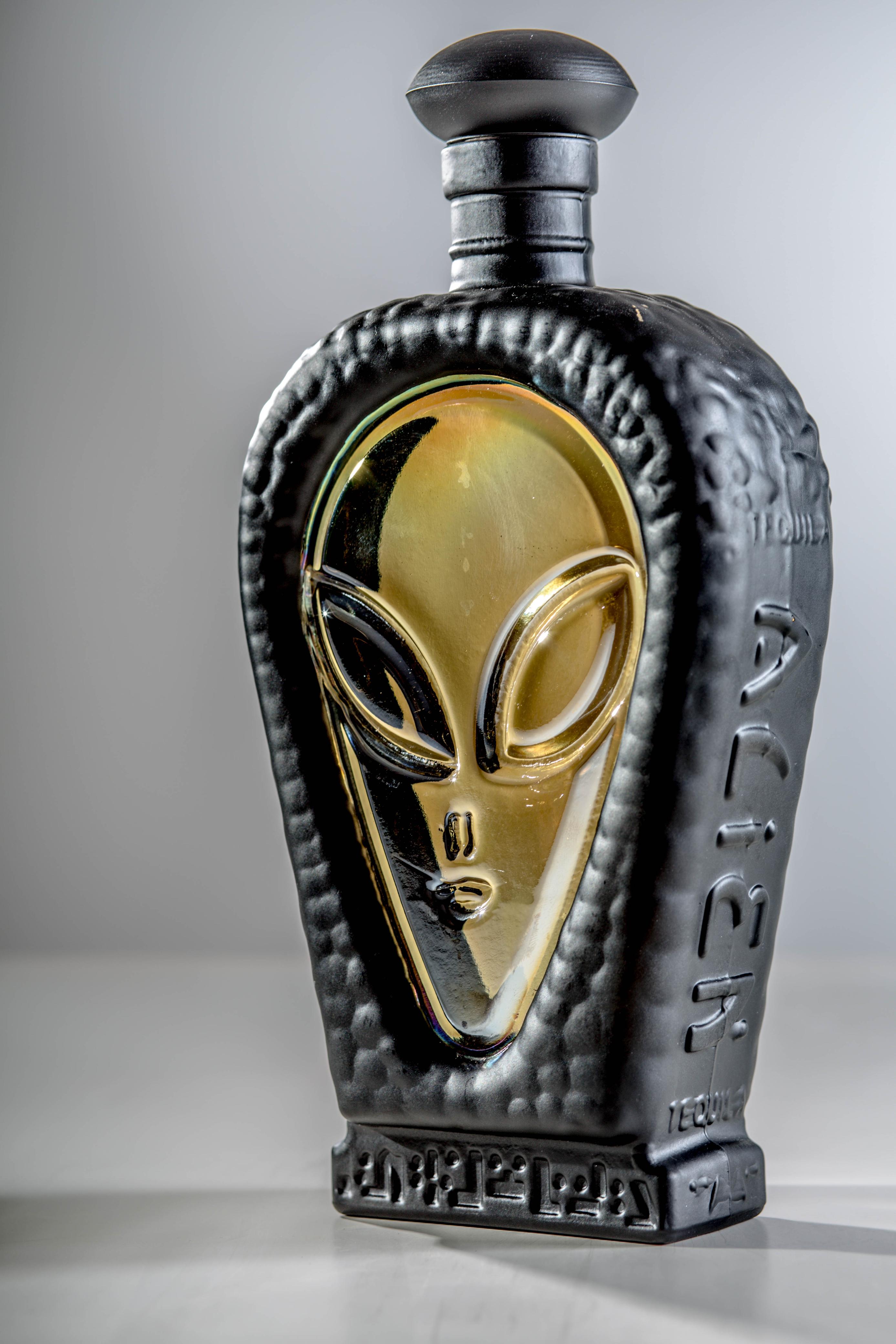Alien Tequila Extra Añejo 750 ML