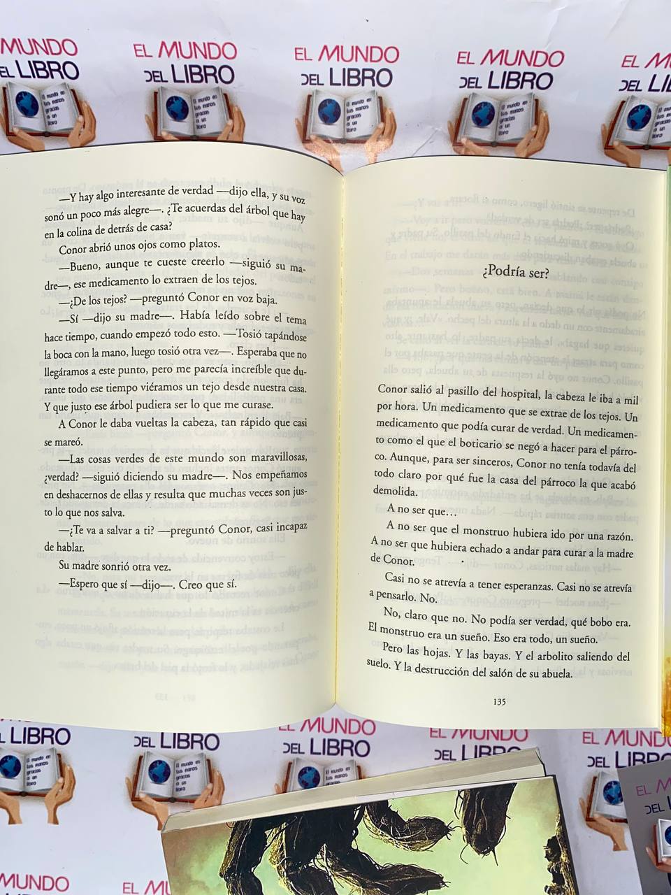 Un Monstruo Viene A Verme - Patrick Ness 