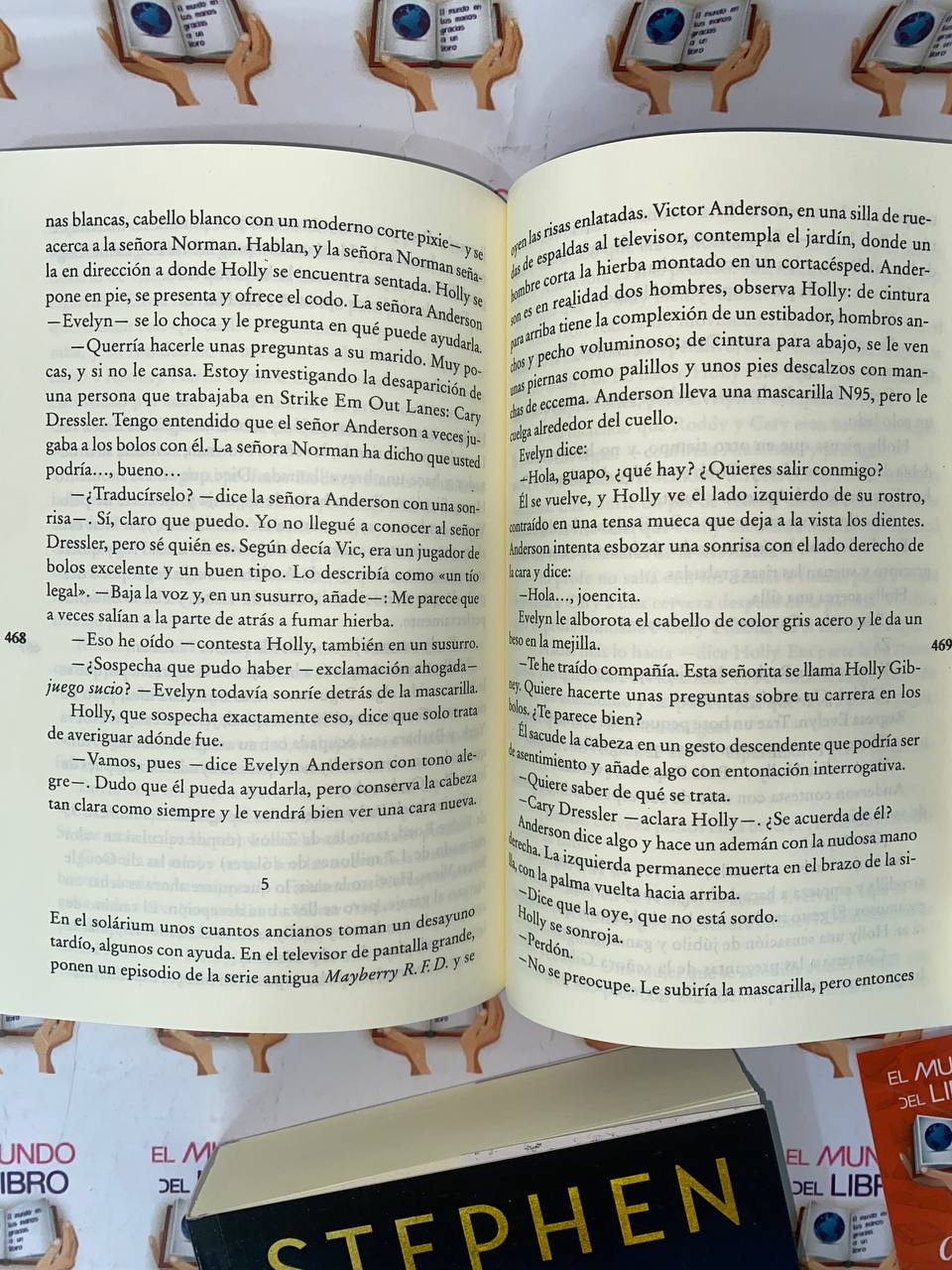 Holly - Stephen King  