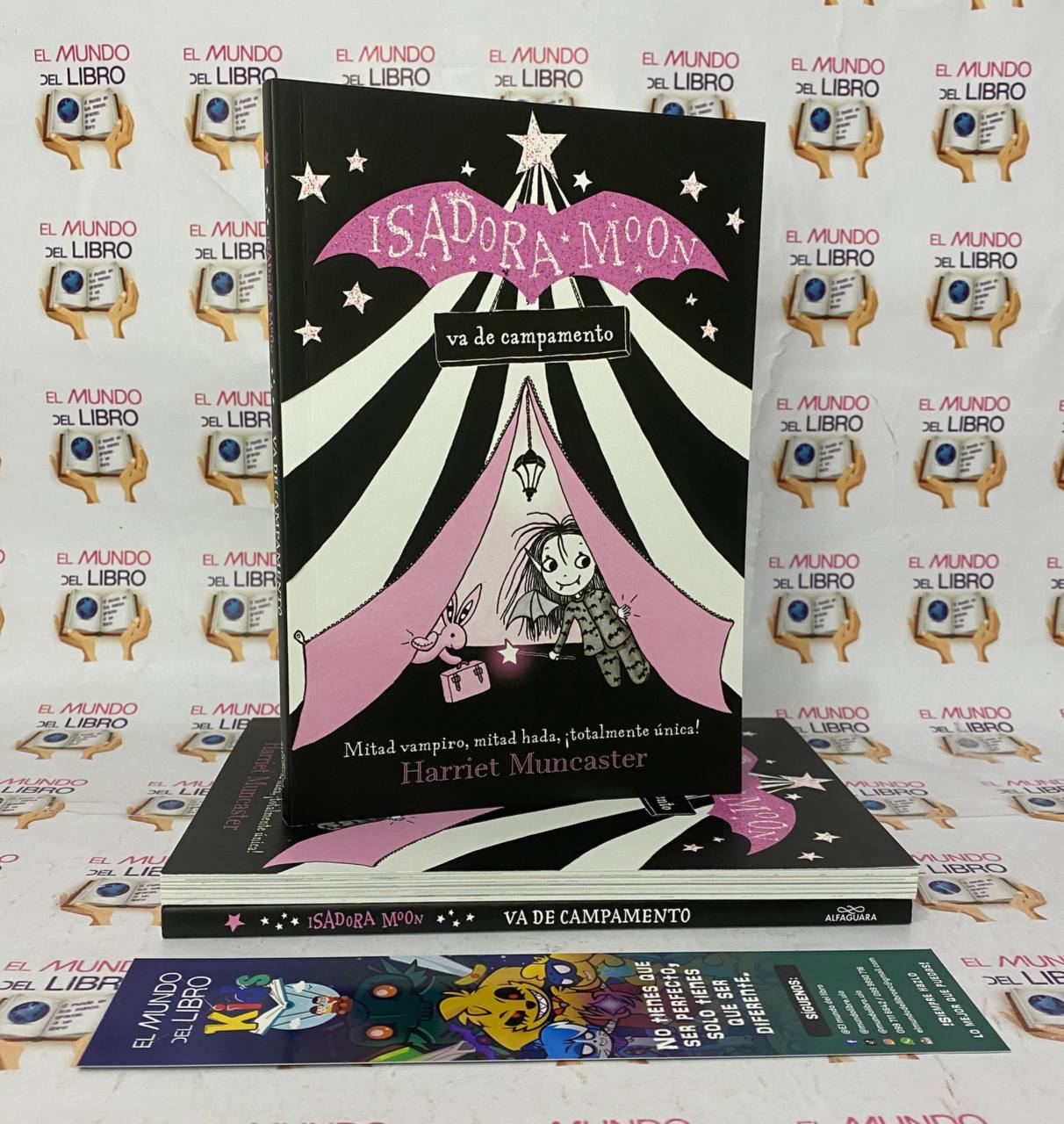 Isadora Moon Va De Campamento - Harriet Muncaster