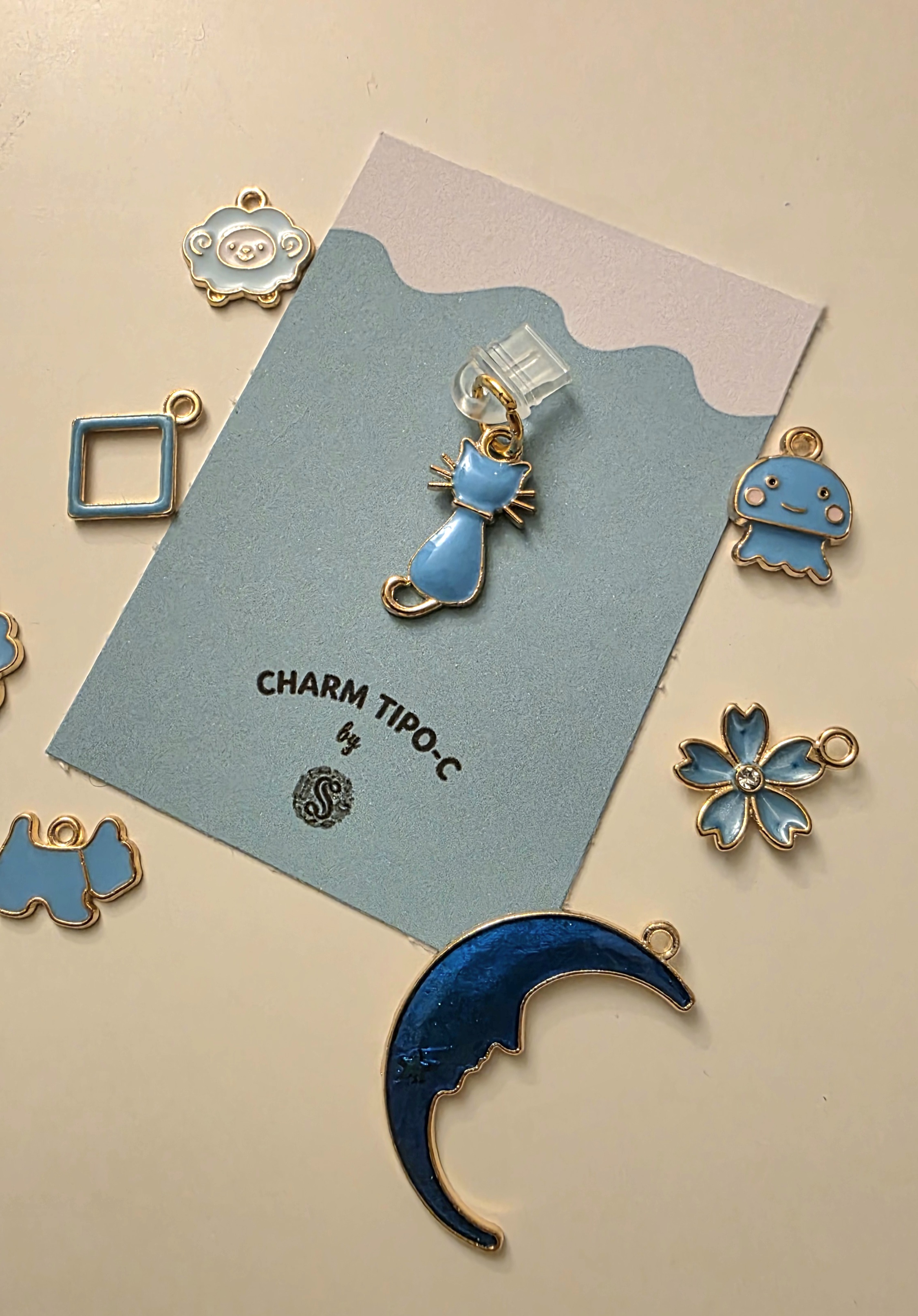 Charm azul aleatorio