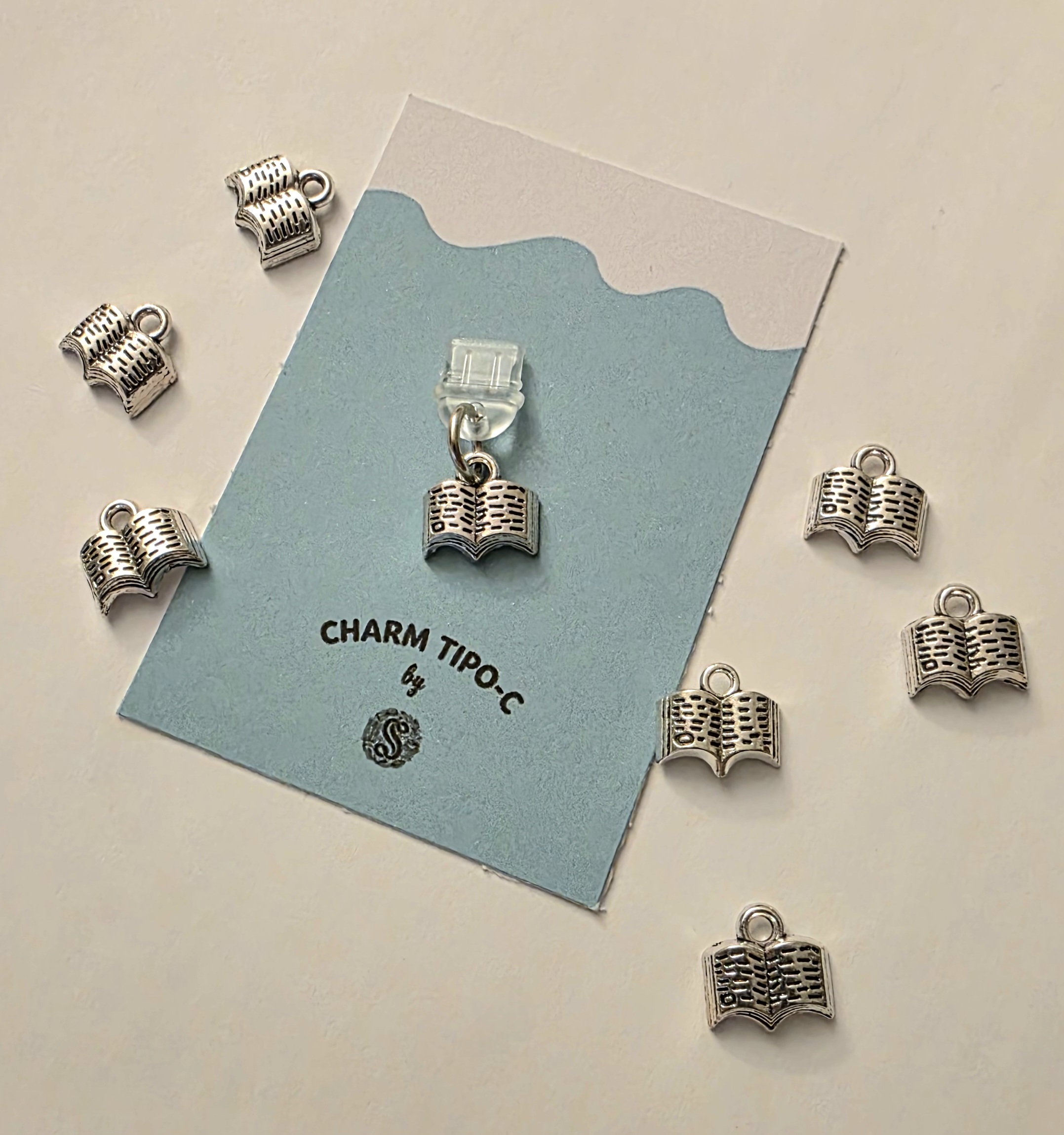 Charm libro 📚