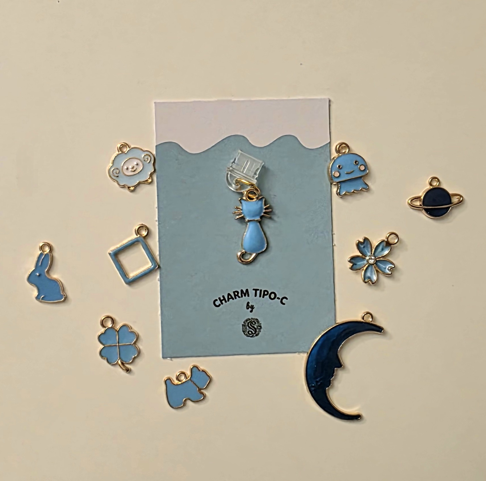 Charm azul aleatorio