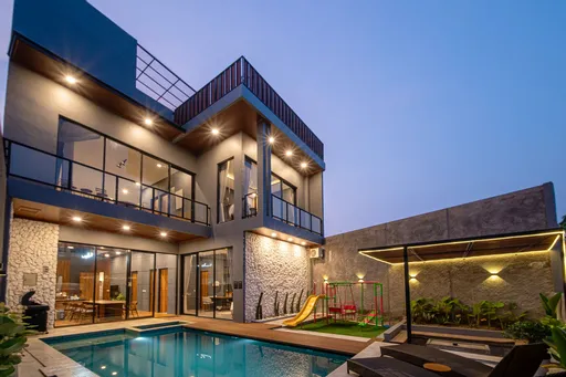 I travel to your villa or home