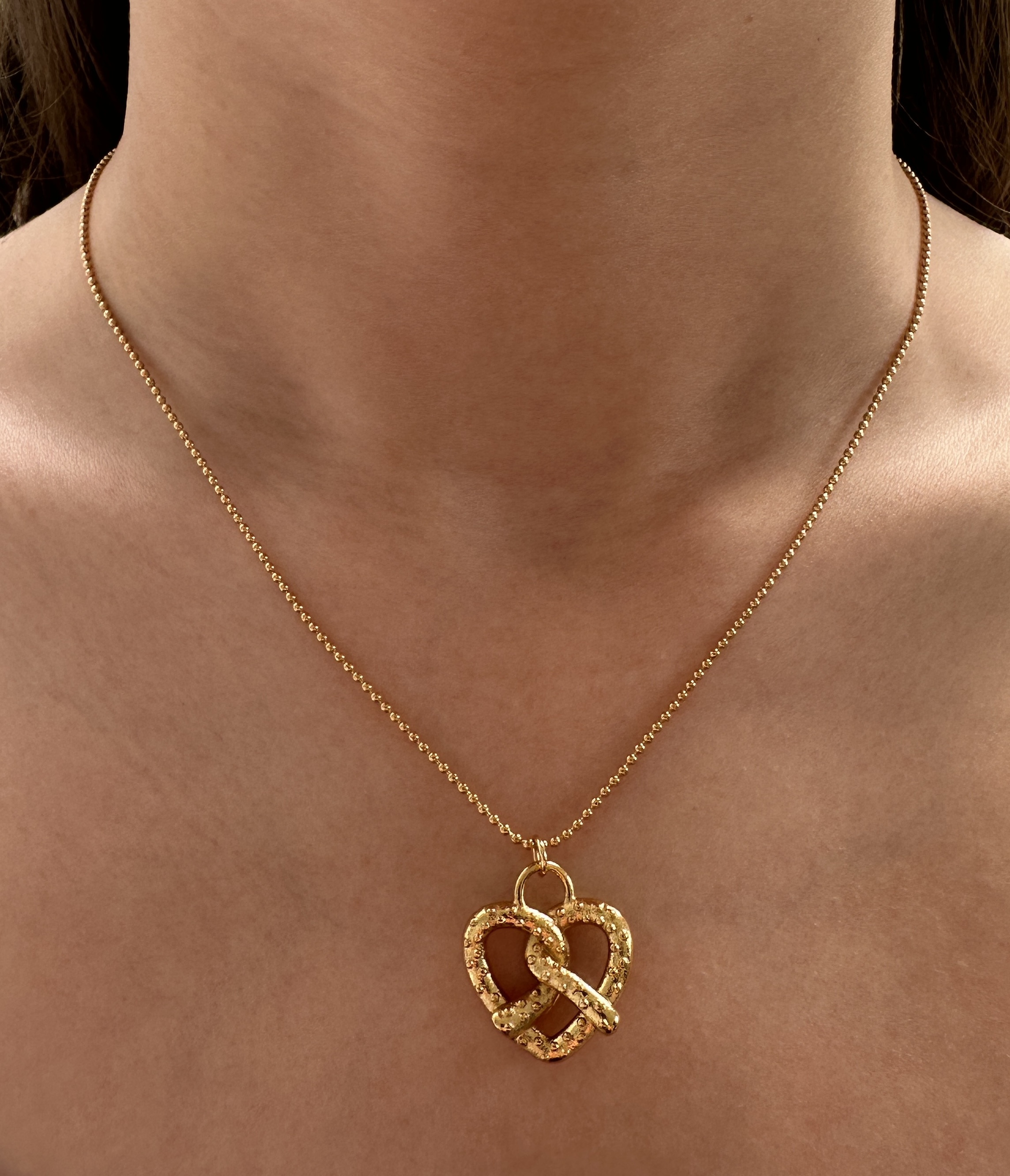 collier PRETZEL