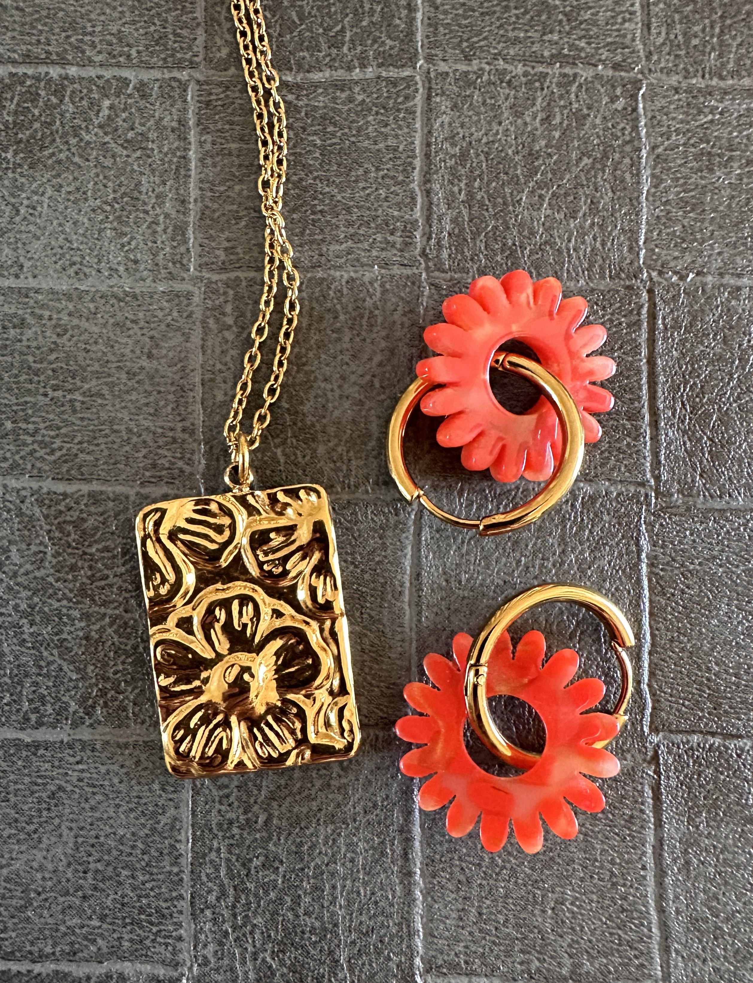 collier RELIEF FLOWERS