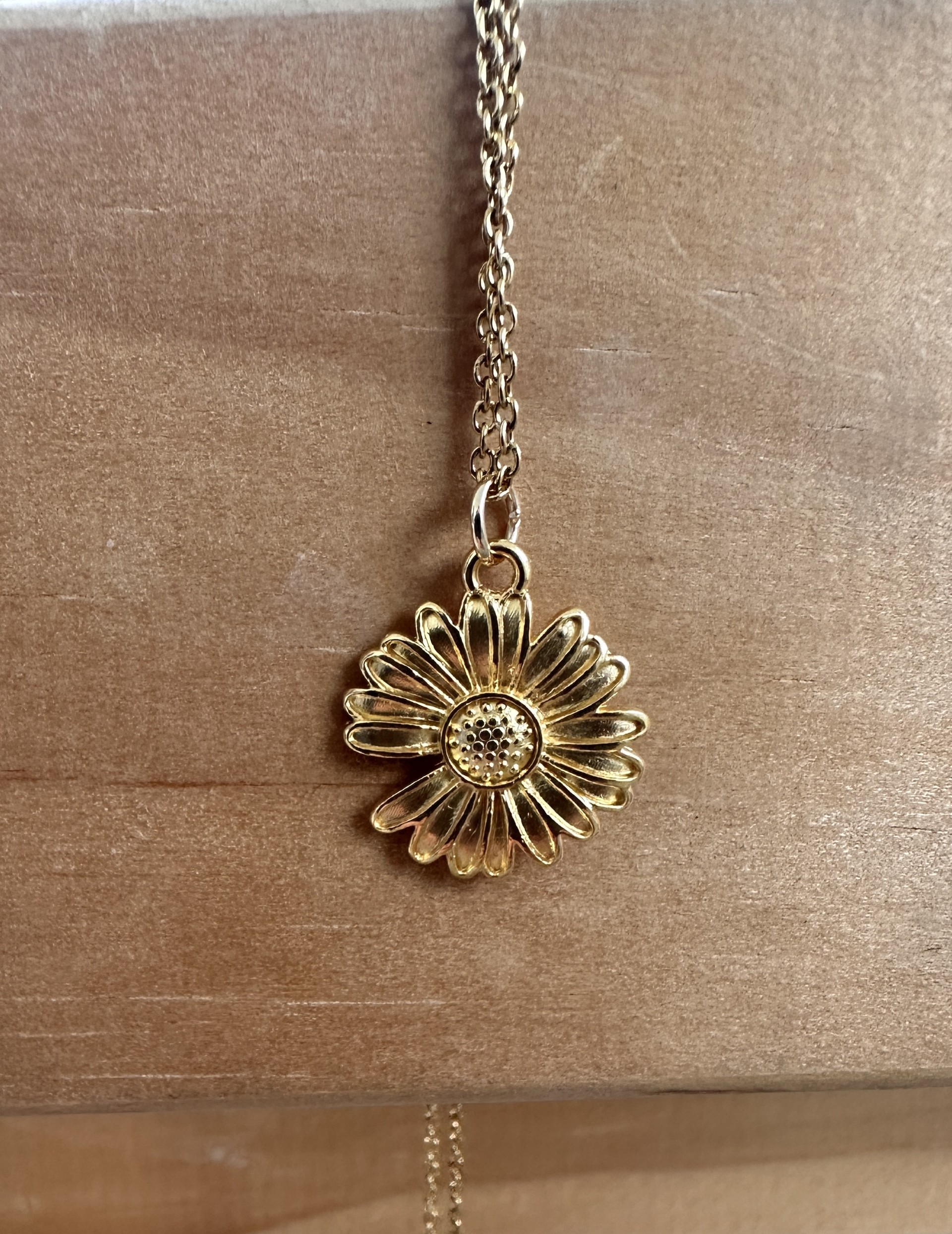 collier DAISY