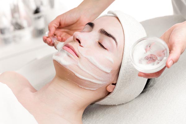 Peel and Lymphatic Drainage Face