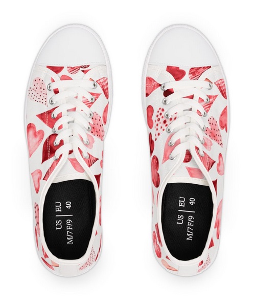 Walking On Hearts - Heart Print Women Low Top Sneakers
