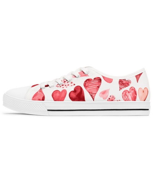 Walking On Hearts - Heart Print Women Low Top Sneakers