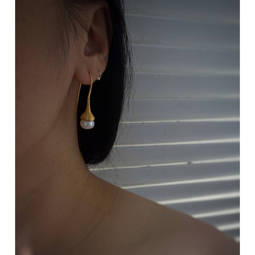Handmade Freshwater Pearl Long Earrings – Gold-Plated Oval Dangle Earrings for Brides & Everyday Elegance