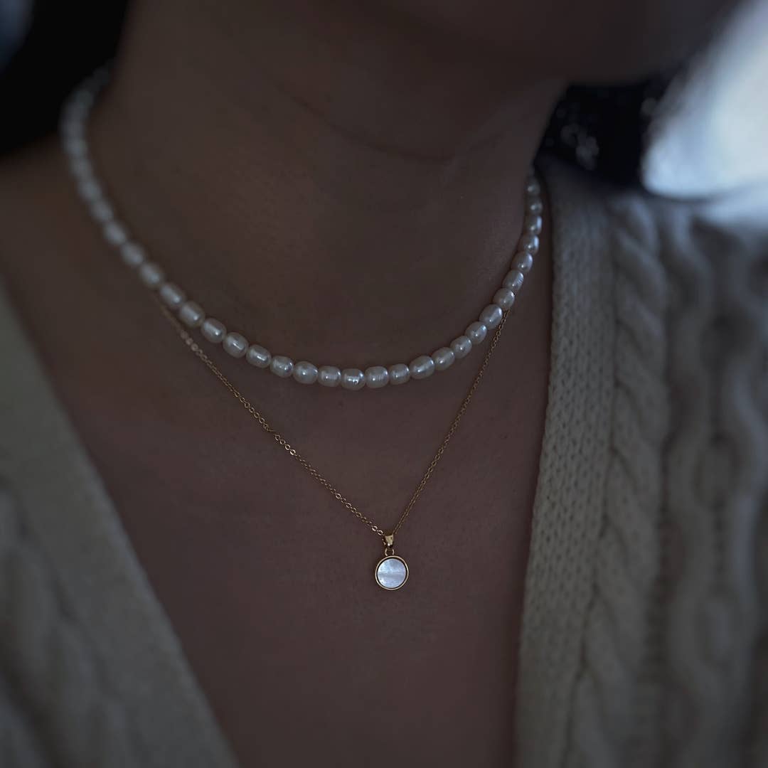 Handmade Mother of Pearl Dainty Necklace – 14K Gold-Plated Natural Seashell Pendant