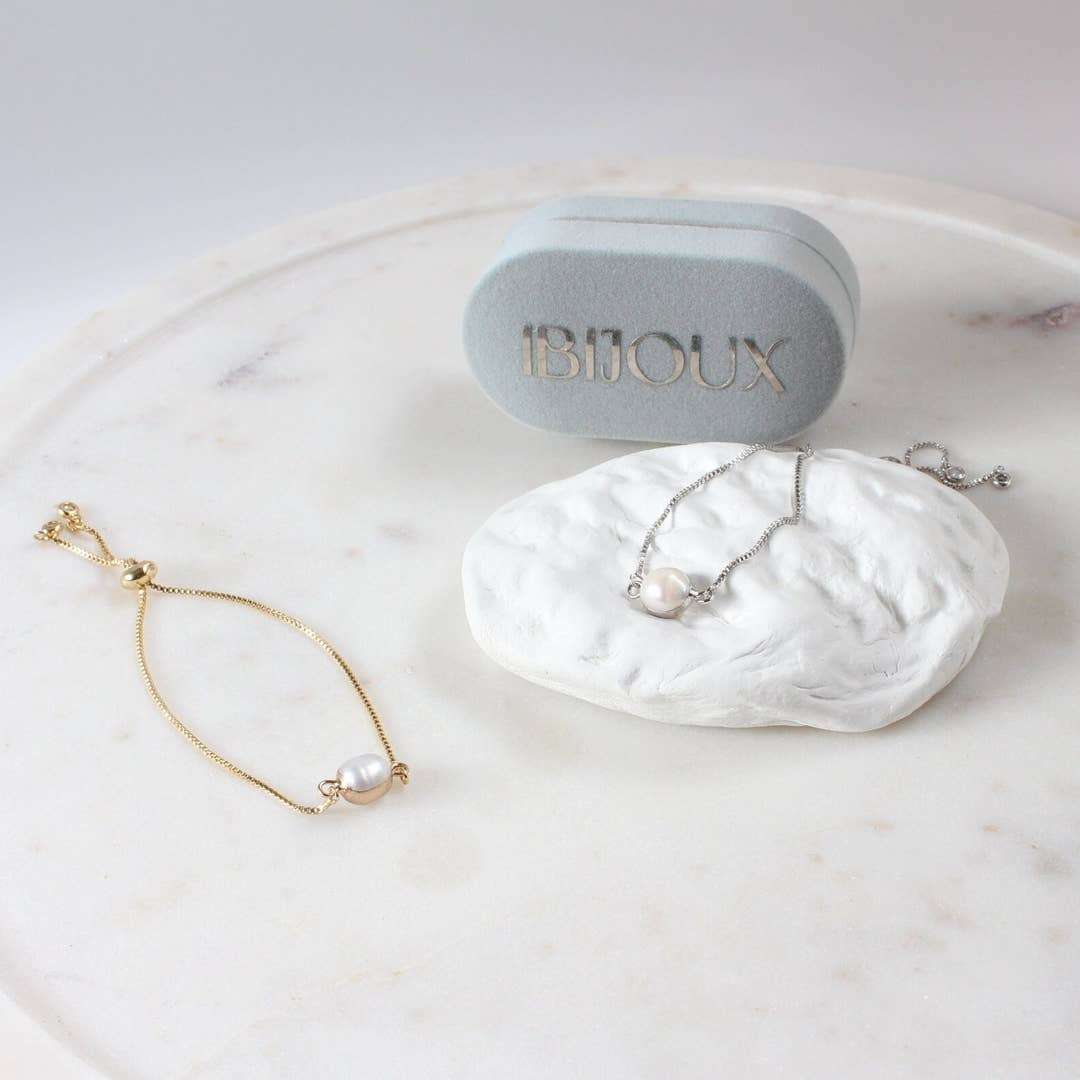 Minimal Pearl Stackable Bracelet