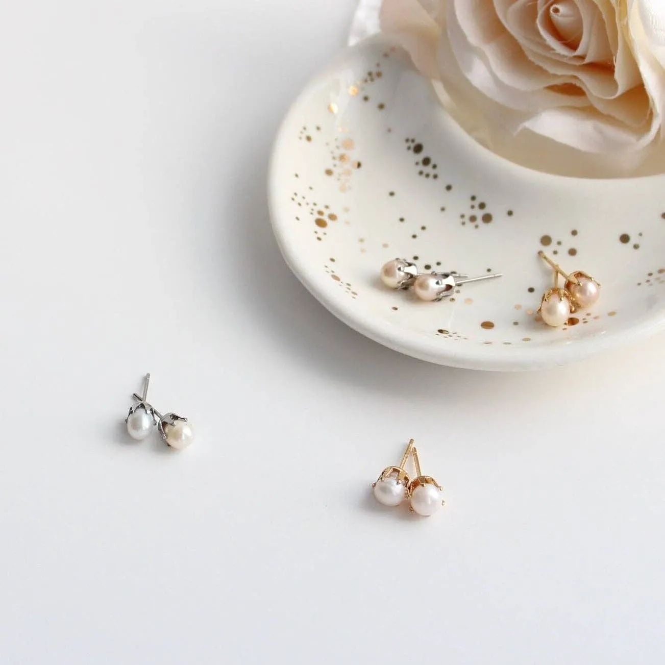 Flower Crown Freshwater Pearl Stud Earrings 6-7mm