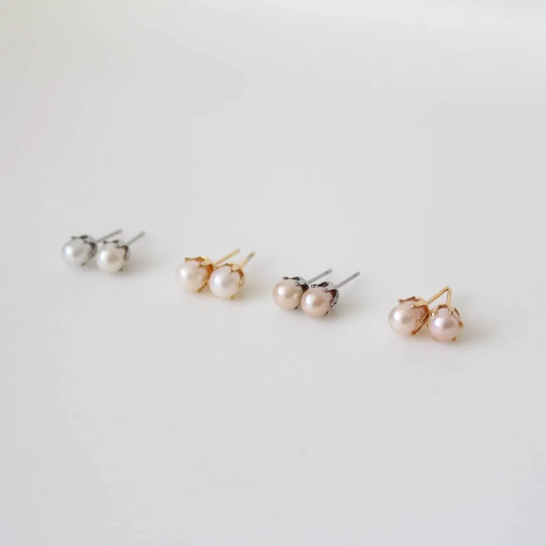 Flower Crown Freshwater Pearl Stud Earrings 6-7mm