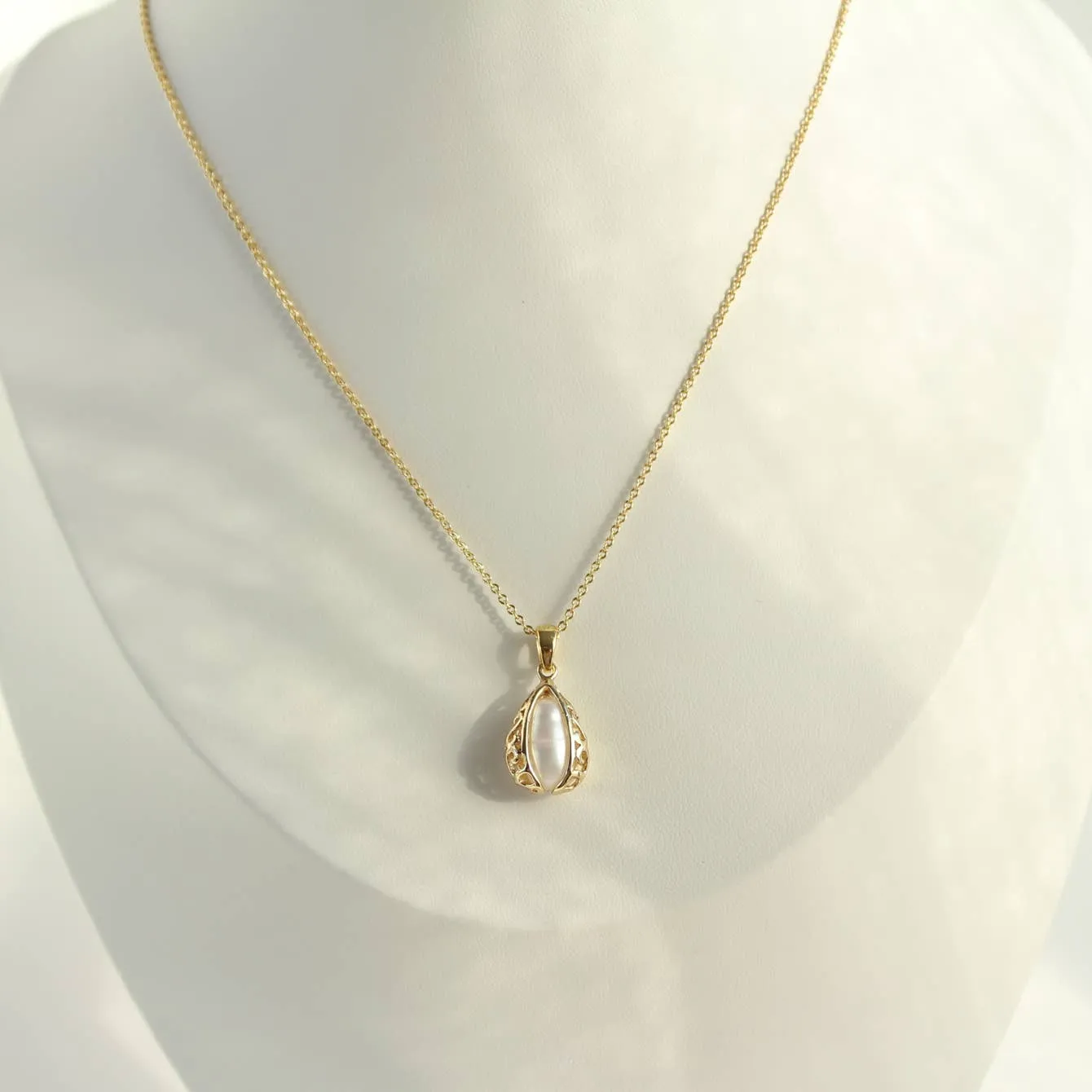 Freshwater Pearl Pendant Necklace