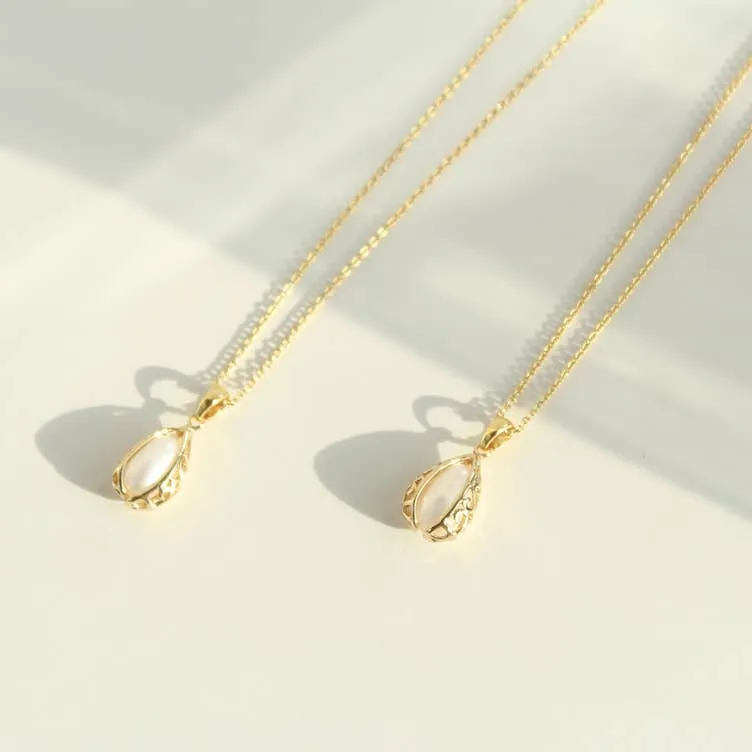 Freshwater Pearl Pendant Necklace