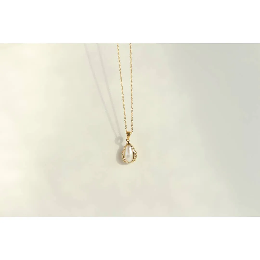 Freshwater Pearl Pendant Necklace