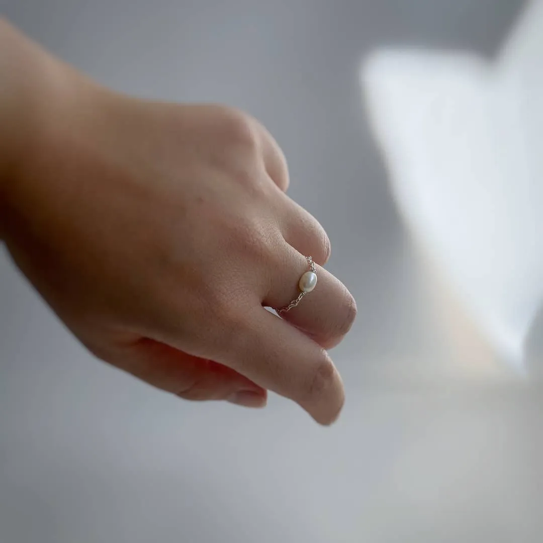 Minimalist Freshwater Pearl Chain Ring
