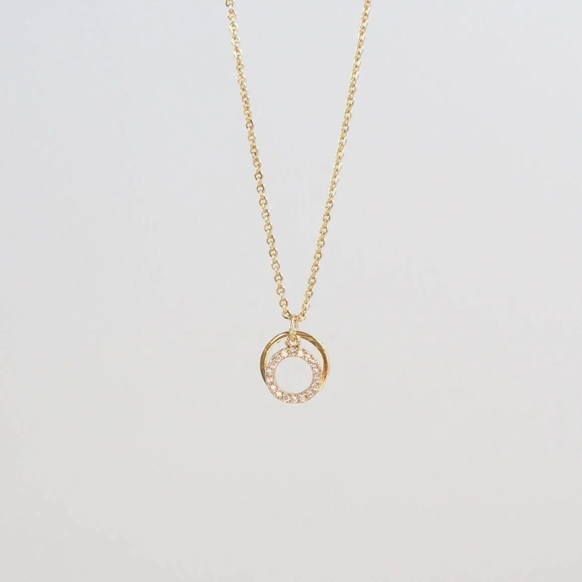Gold Interlocking Circles Necklace