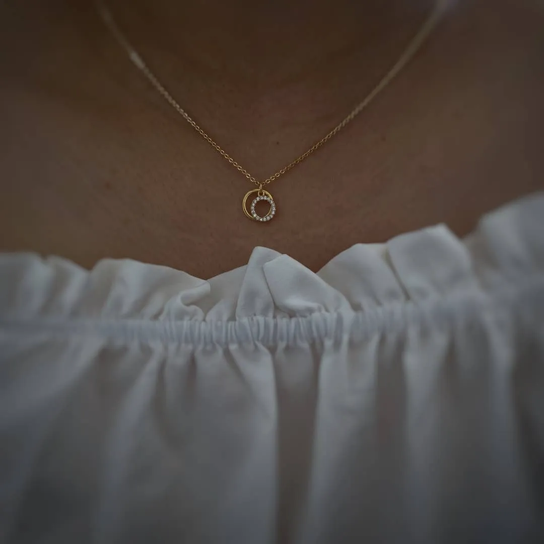 Gold Interlocking Circles Necklace