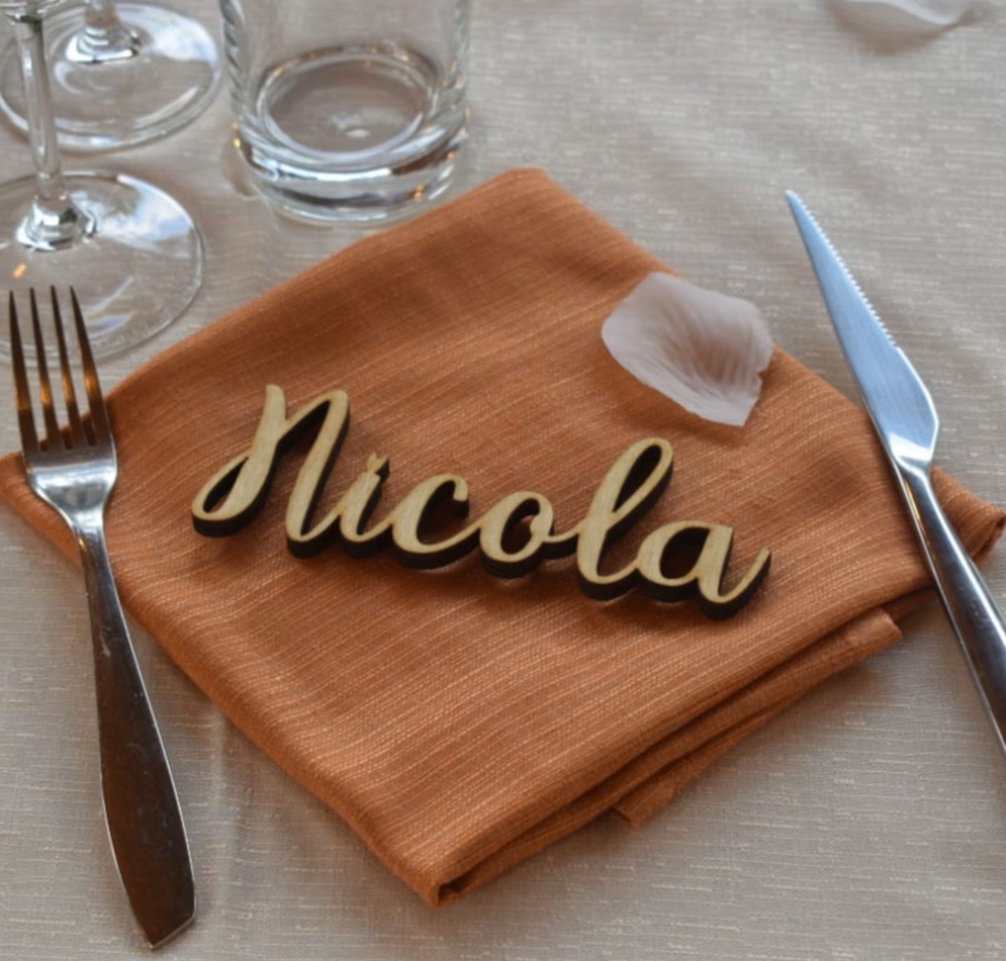 segna posto in legno