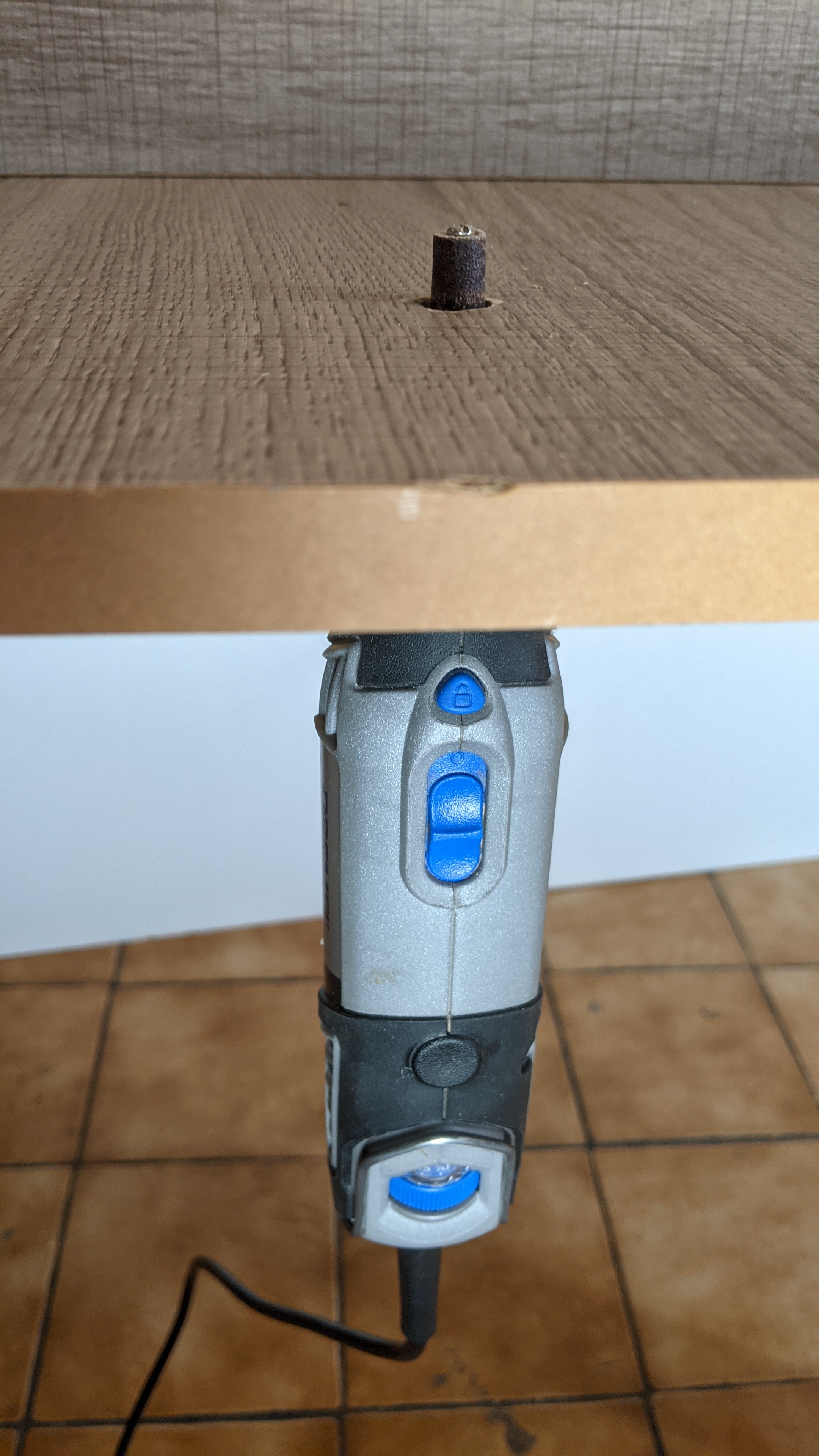 Dremel sous table (épaisseur max 18 mm)