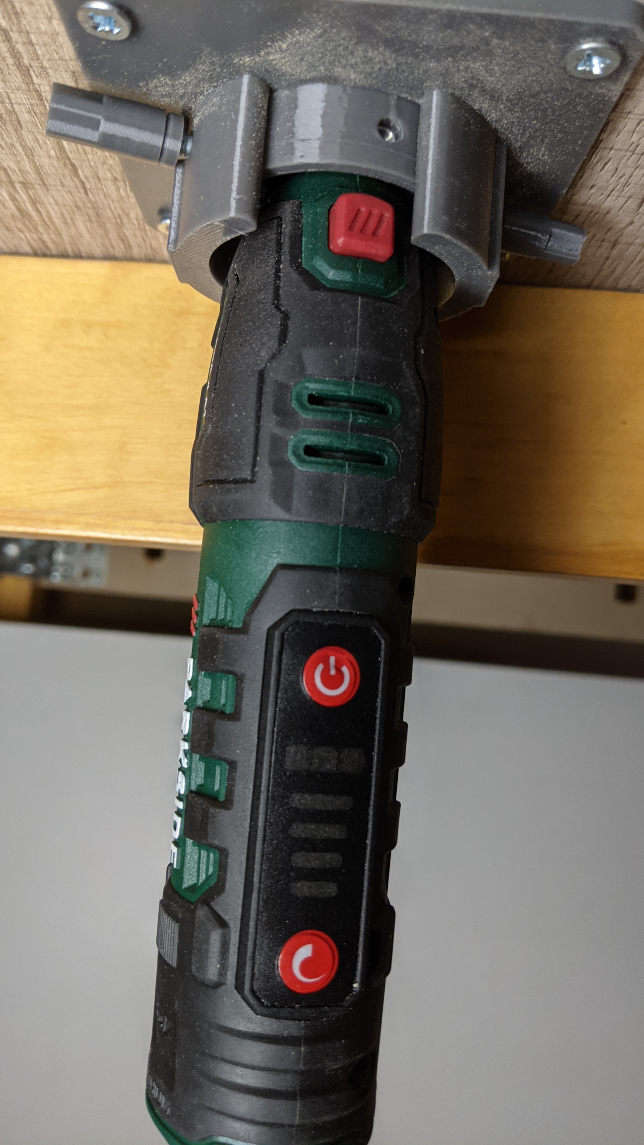 Meuleuse Parkside sous table (17mm)