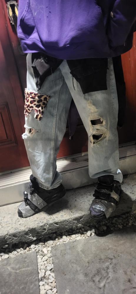 Distressed Jeans with pantern design