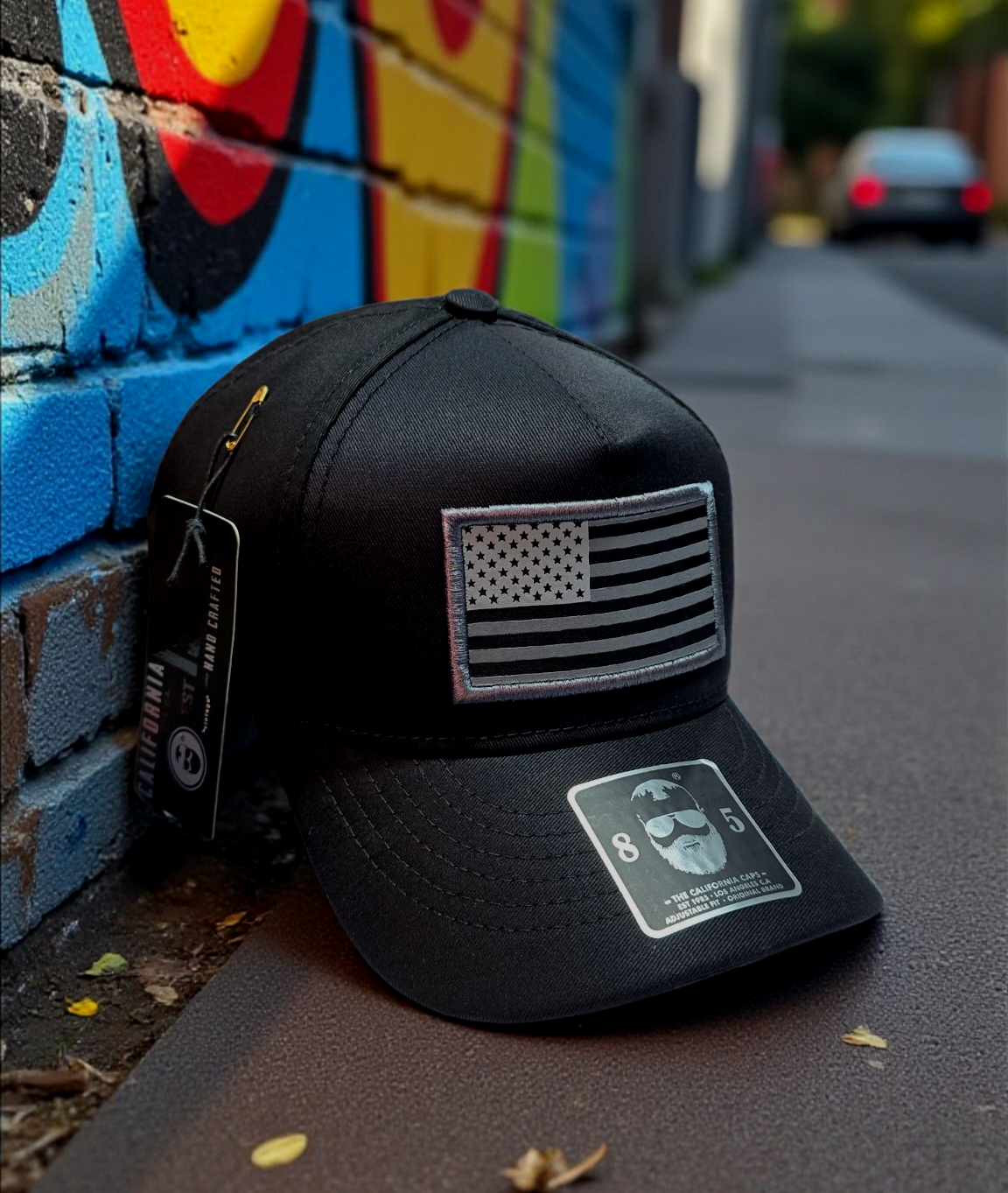 Gorra negra con bandera americana