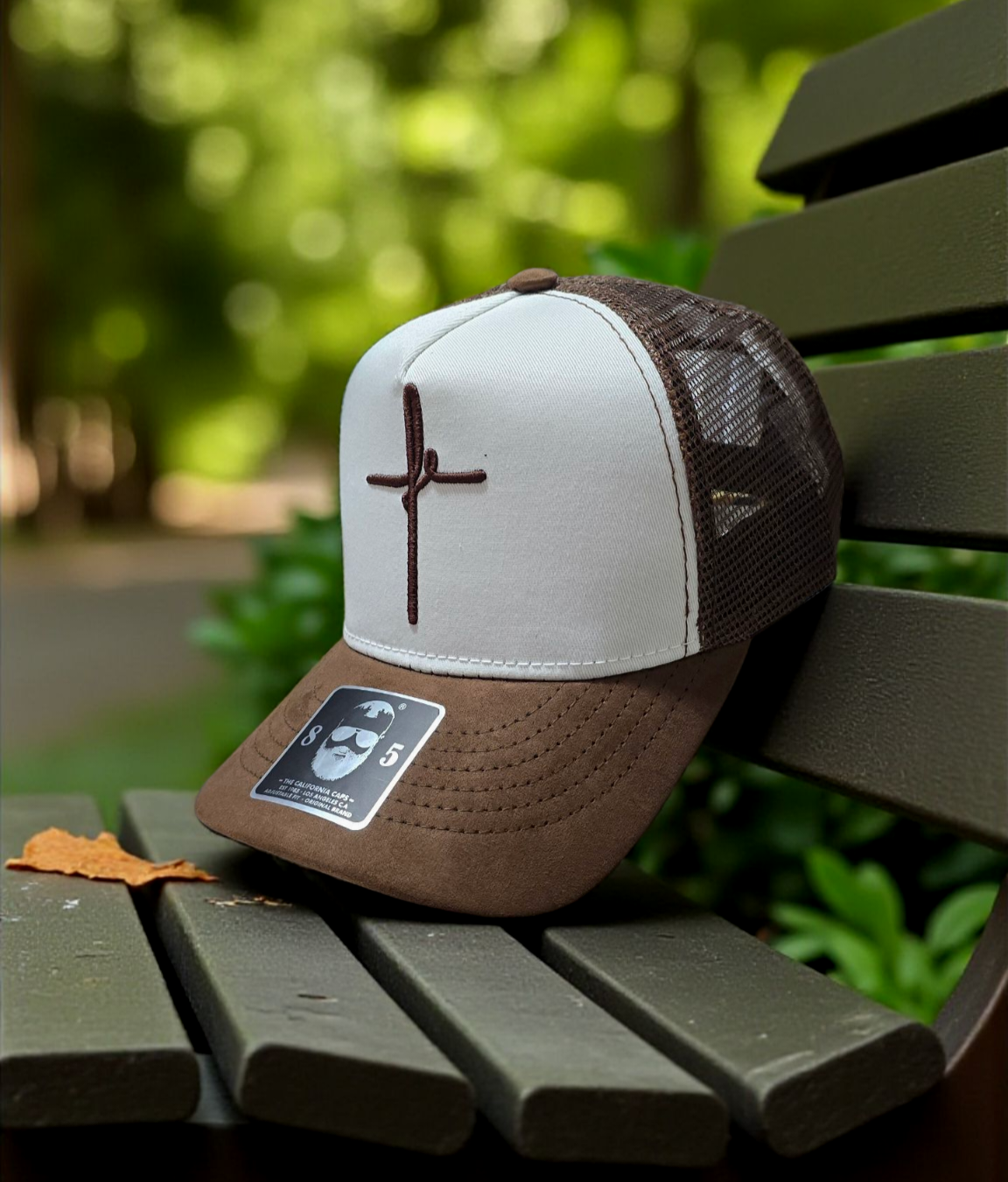 Gorra de béisbol cruzada