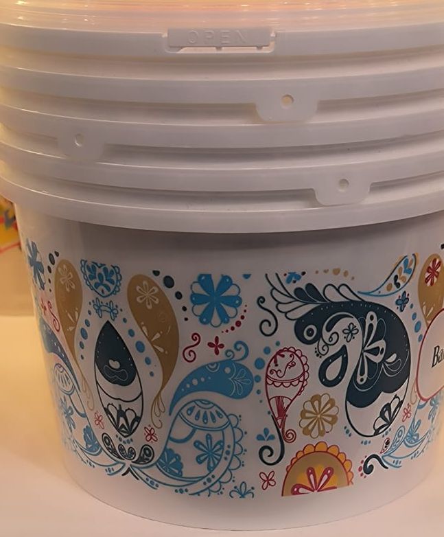Decorative Plastic Storage Bucket