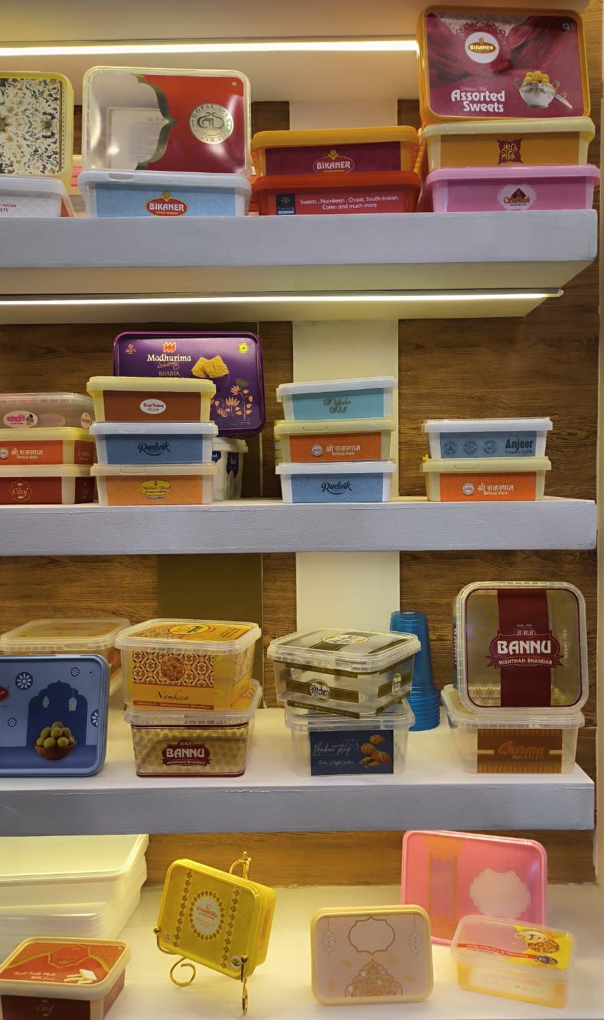 Assorted Plastic Food Containers IML