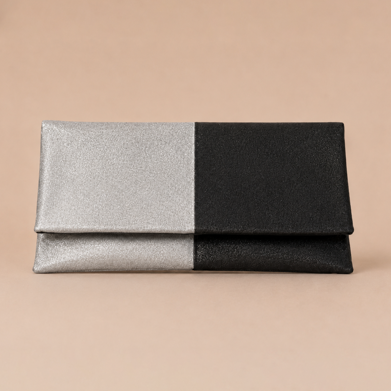Clutch bag without chain