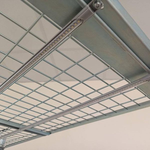 Chariot grillagé amovible avec kit d'éclairage LED pour la micro-pousses ORLANDELLI