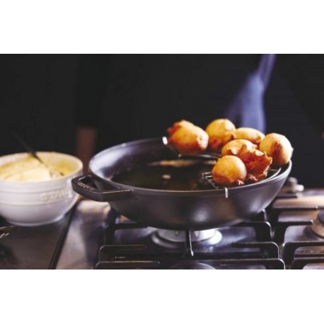 Wok en fonte noir ø 30 cm avec son couvercle STAUB