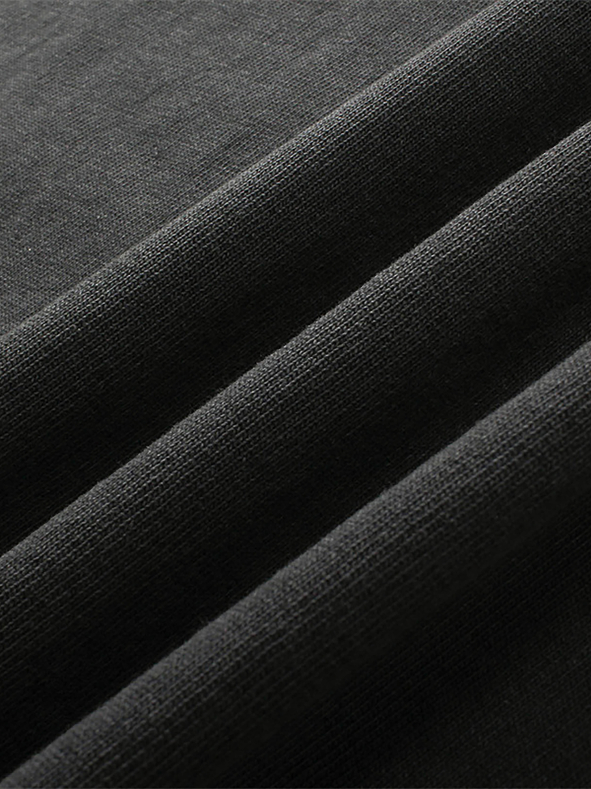 TEE 04