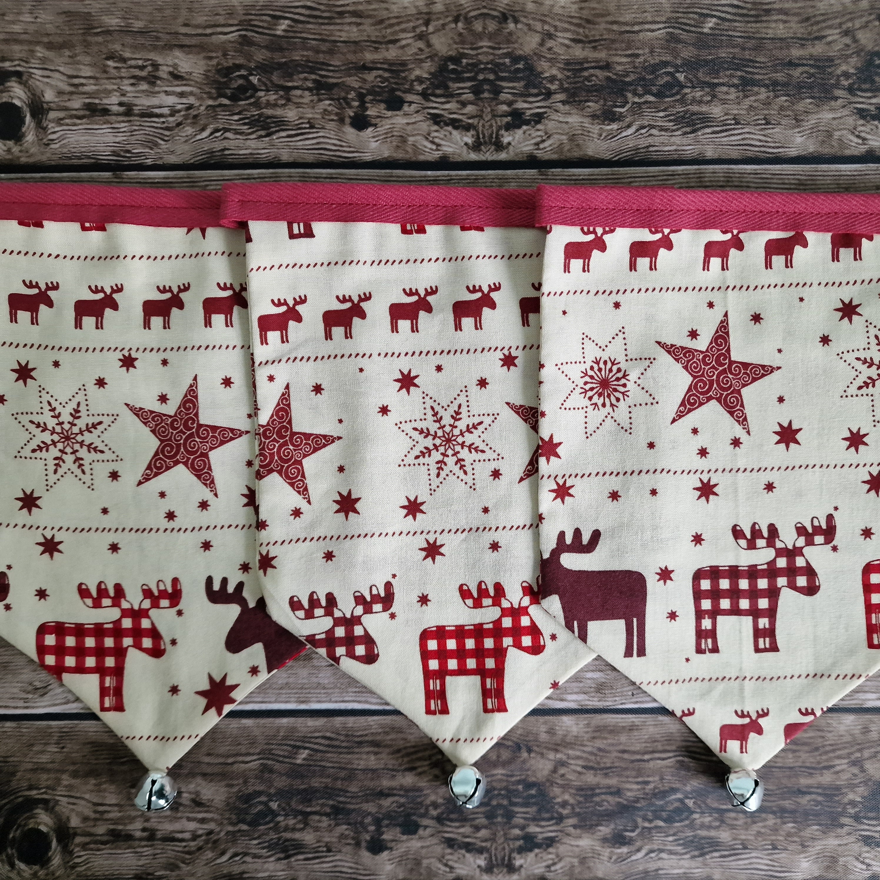 Red and Beige Christmas Bunting | Nordic Design 