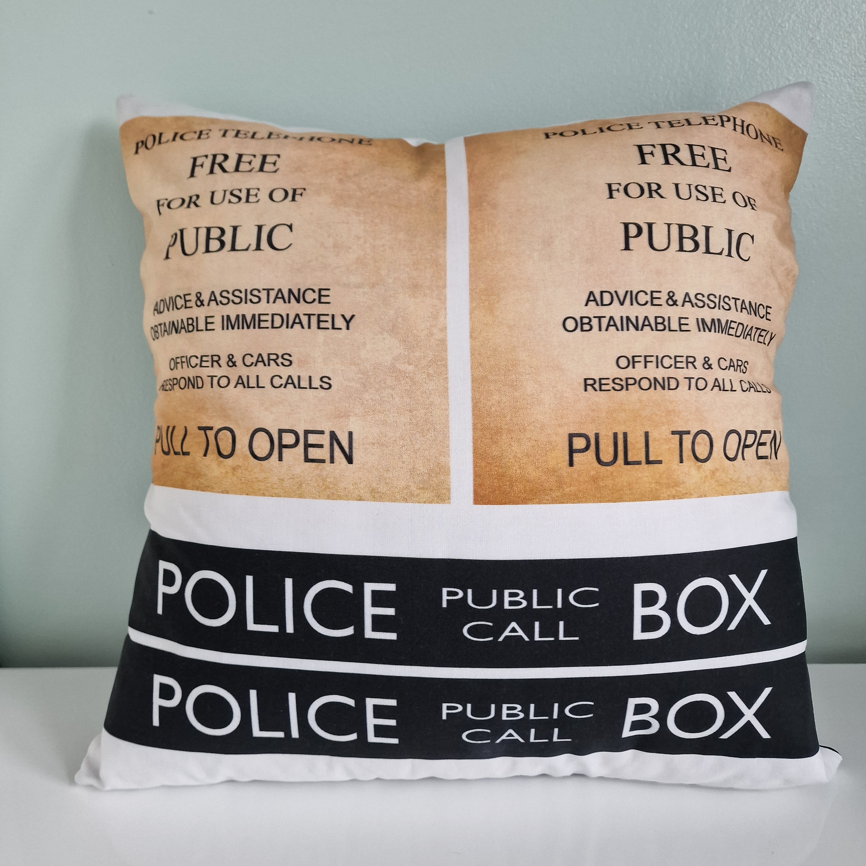 Doctor Who Police Box Handmade Cushion Cover 40 x 40 cm | Tardis Print 