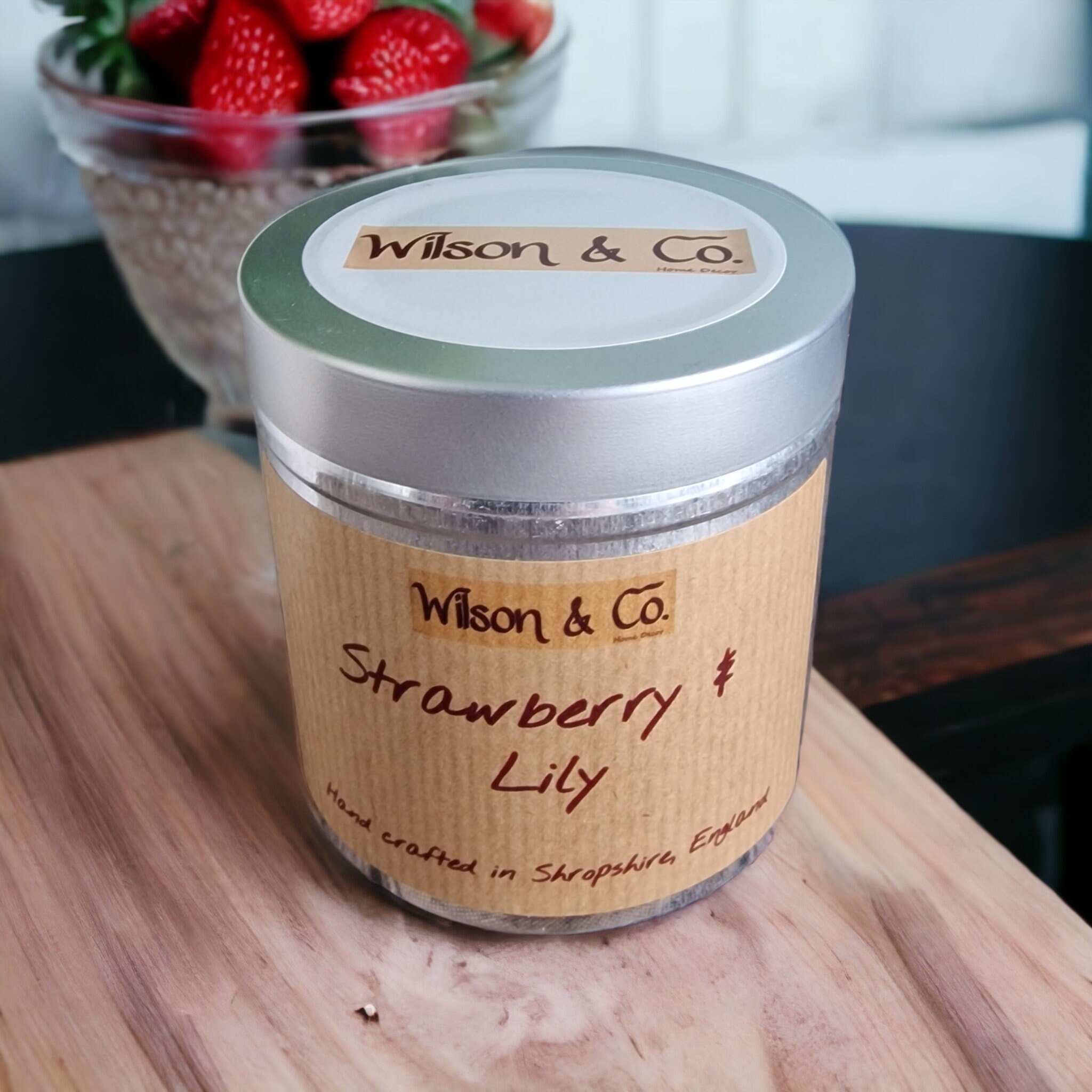 Strawberry & Lily Scented Candle 230g
